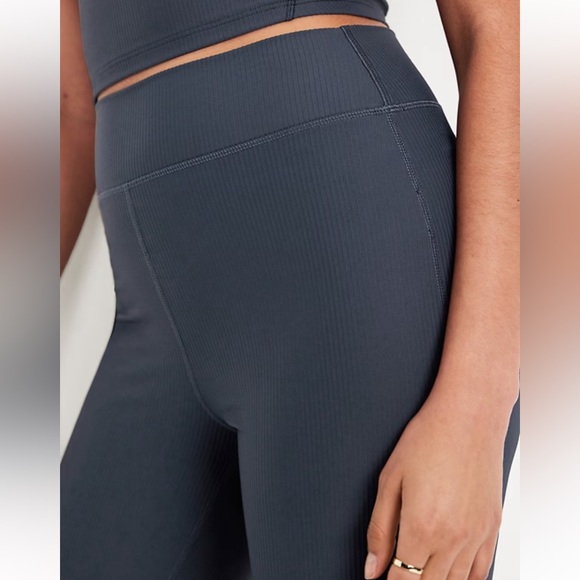 Old navy Extra High-Waisted PowerSoft Rib Flare Leggings - Picture 3 of 5